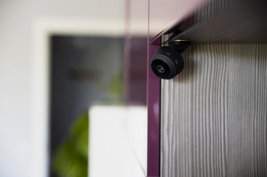 ¿Cómo las cámaras inteligentes y las cerraduras avanzadas pueden proteger tu hogar?